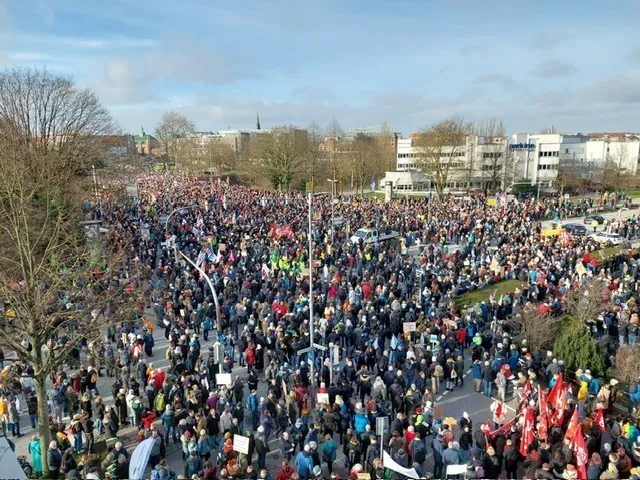 Demo gegen rechts in Lübeck.